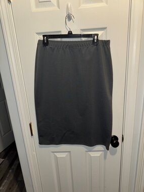 Ada Faye Classic Gray Knit Pencil Skirt